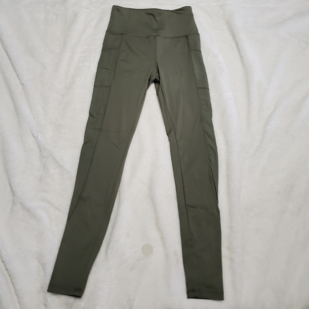 Forever 21 Yoga pants, xs. Leggings